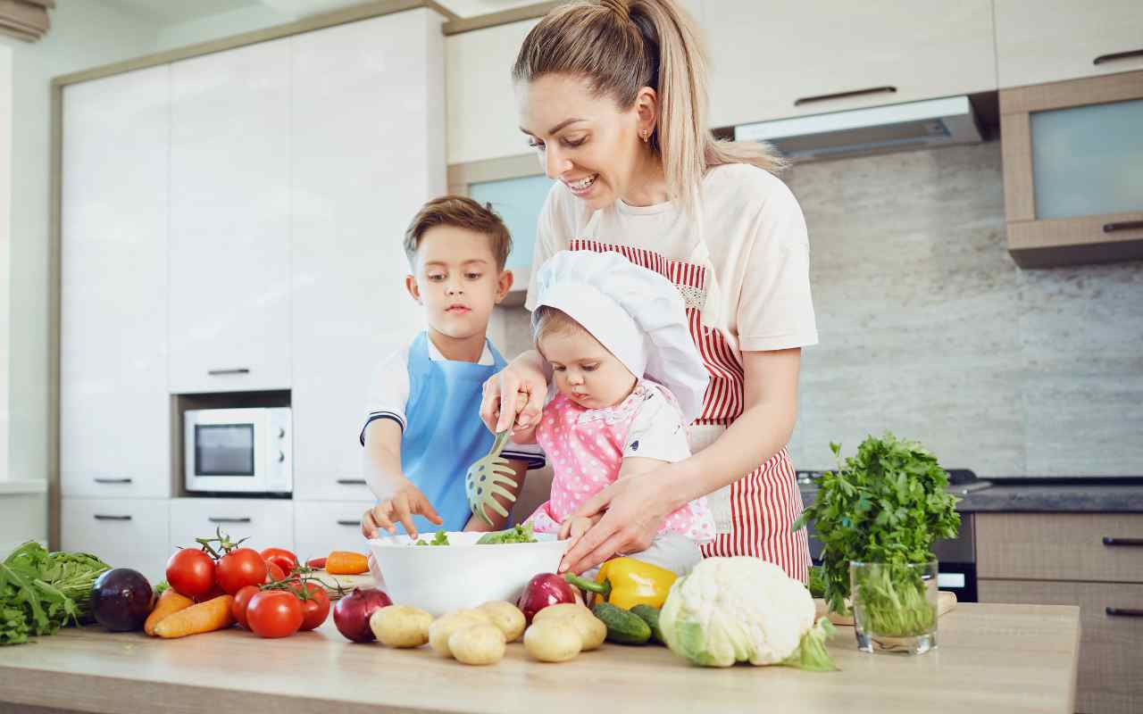 Por que cozinhar com as crianças: Uma abordagem nutricional e educativa